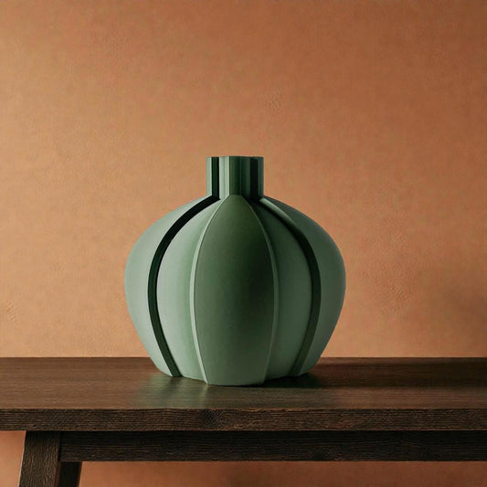 Yomu Short Vase