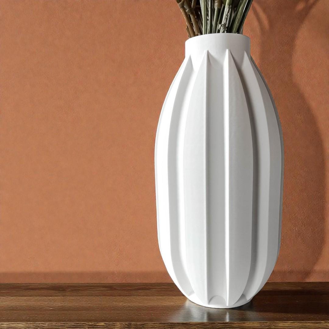 Akin Vase