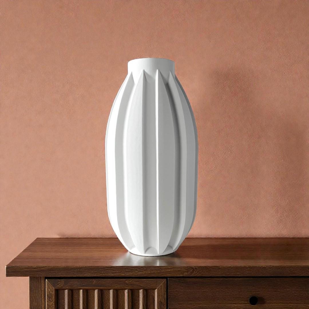 Akin Vase